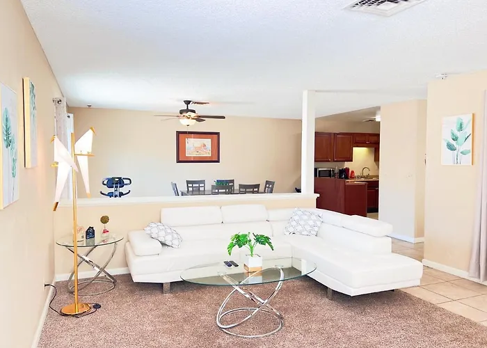 Perfect 4 Bedroom Home 10 Mins To The Strip