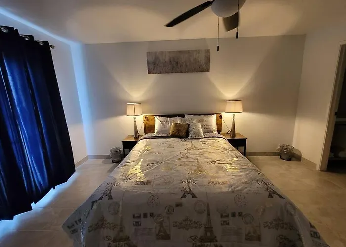 Cheerful, Fresh And Spacious 3 Bedroom Townhome,