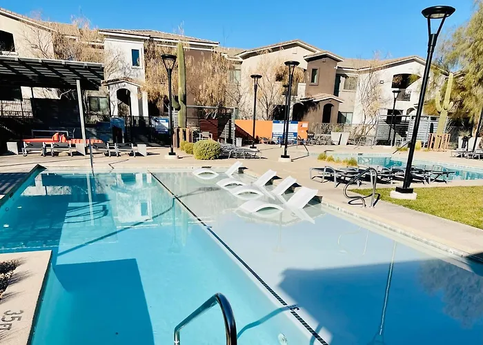 Luxury 2Br/W King Suite