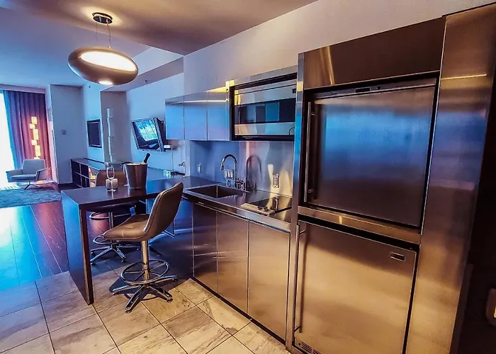 Luxury 53Rd Flr Condo With Amazing Sunset View & Balcony No Refee At Palms Place