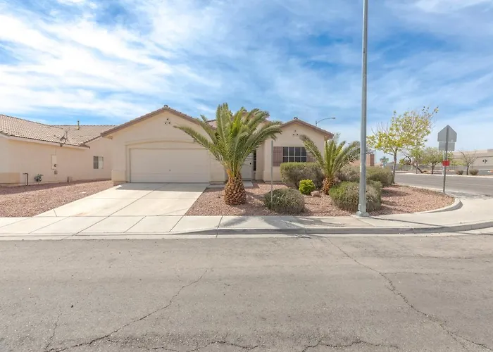 Beautiful Spacious Single Story Vegas Home