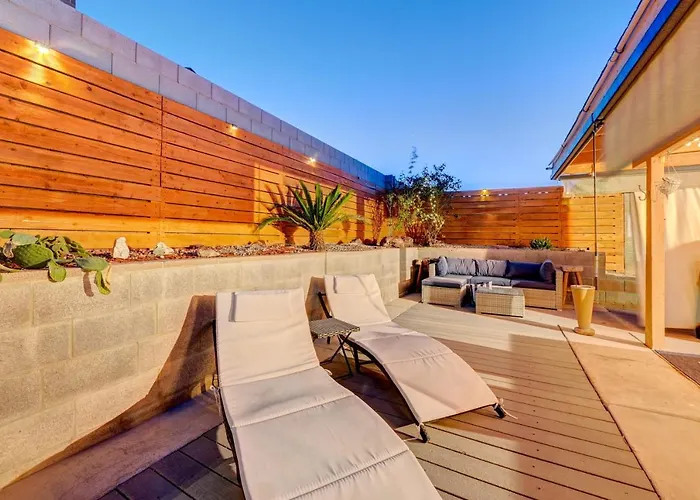 New! Fresh & Fun Heated Pool In Las Vegas, 4 Bedrooms, 1-Story, Minutes To The Las Vegas Strip, Full Kitchen