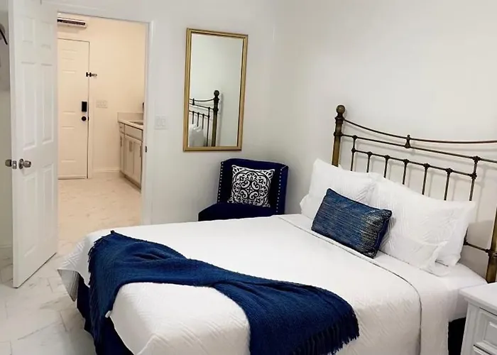 Guest House , 5 Min Away From Las Airport.
