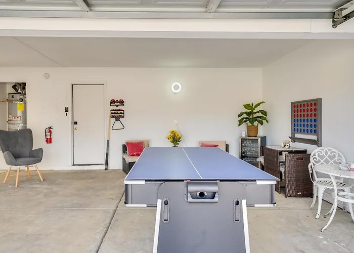 Spacious Las Vegas Home Near Casinos And Nightlife!