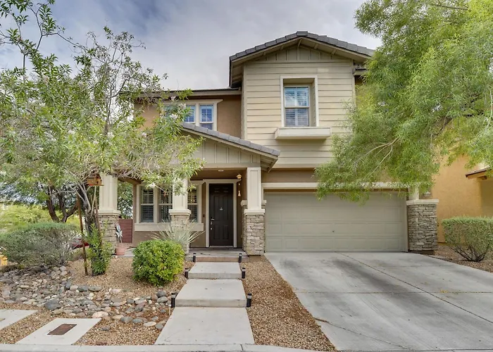 Serene Las Vegas Home With Heated Pool Near Strip!