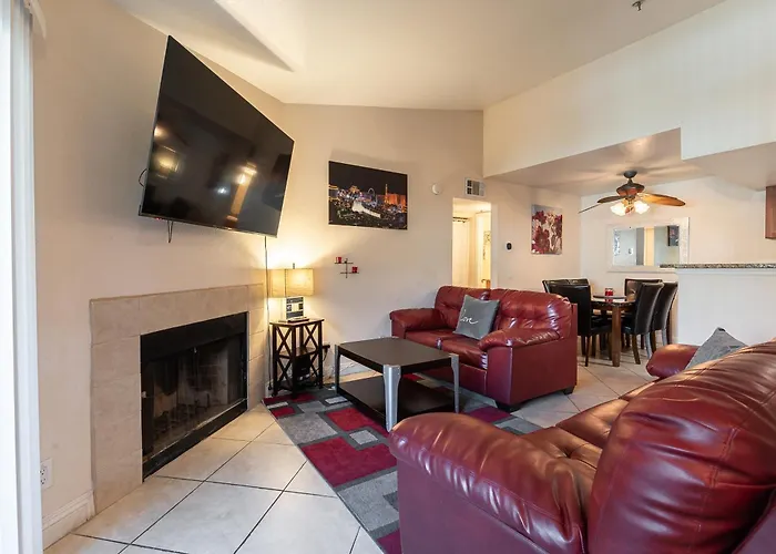 Stylish, Cozy 2Br,2Ba Condo Near Rio, Vegas Luxury