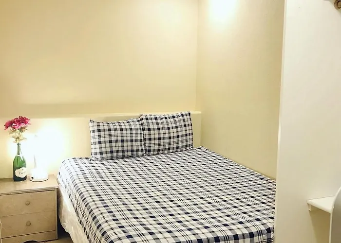 New Bedroom Queen Size Bed At Las Vegas For Rent-2