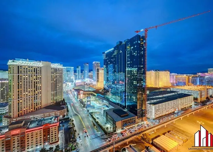 Mgm Signature-29-821 1Br2Ba F1 Strip View Balcony