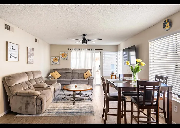 4 Bed 2 Bath Reno With Private Pool