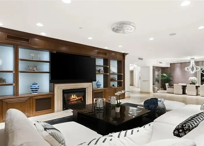 Three Bedroom Top Luxury Apartment With Private Express Elevator