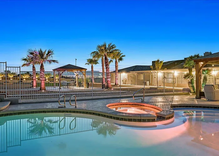 High-End 5 Bedroom Villa W Pool, Gym, Hot Tub, Games