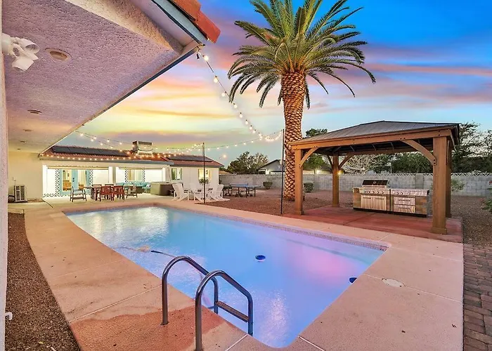 Tropicana Desert 5 Bdrm X 3 Bth King Beds Sleeps Up To 12