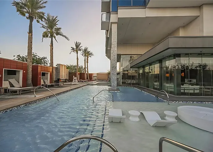 Palms Place Hotel Stripview With Open Balcony -33
