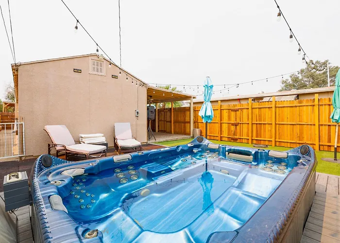Pet-Friendly Home Near Downtown Henderson