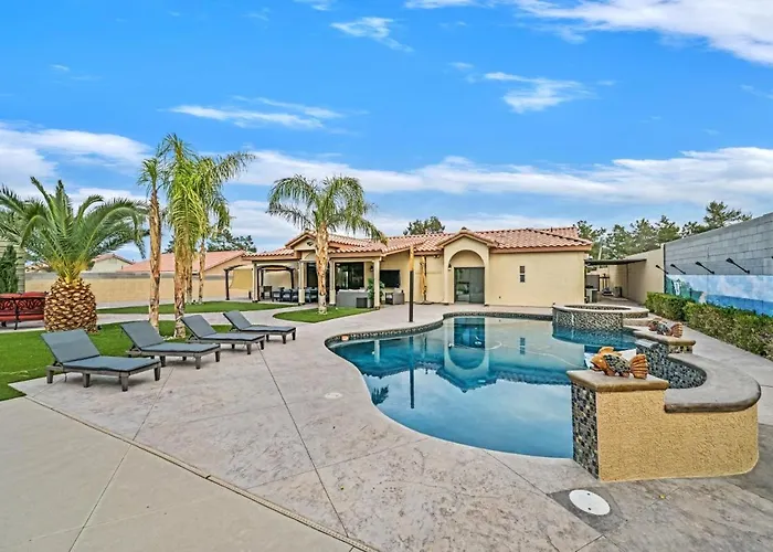 New Luxurious 6Br Villa Near Lv Strip W Pool & Spa