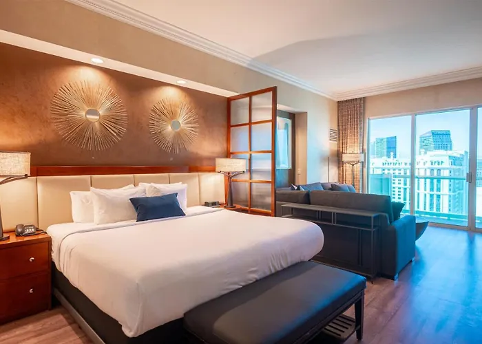 No Resort Fee Strip View Balcony+Free Valet+ Pool