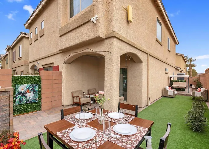 5BD | 5BA | 2-Kitchens| Backyard - ComfortInBudget