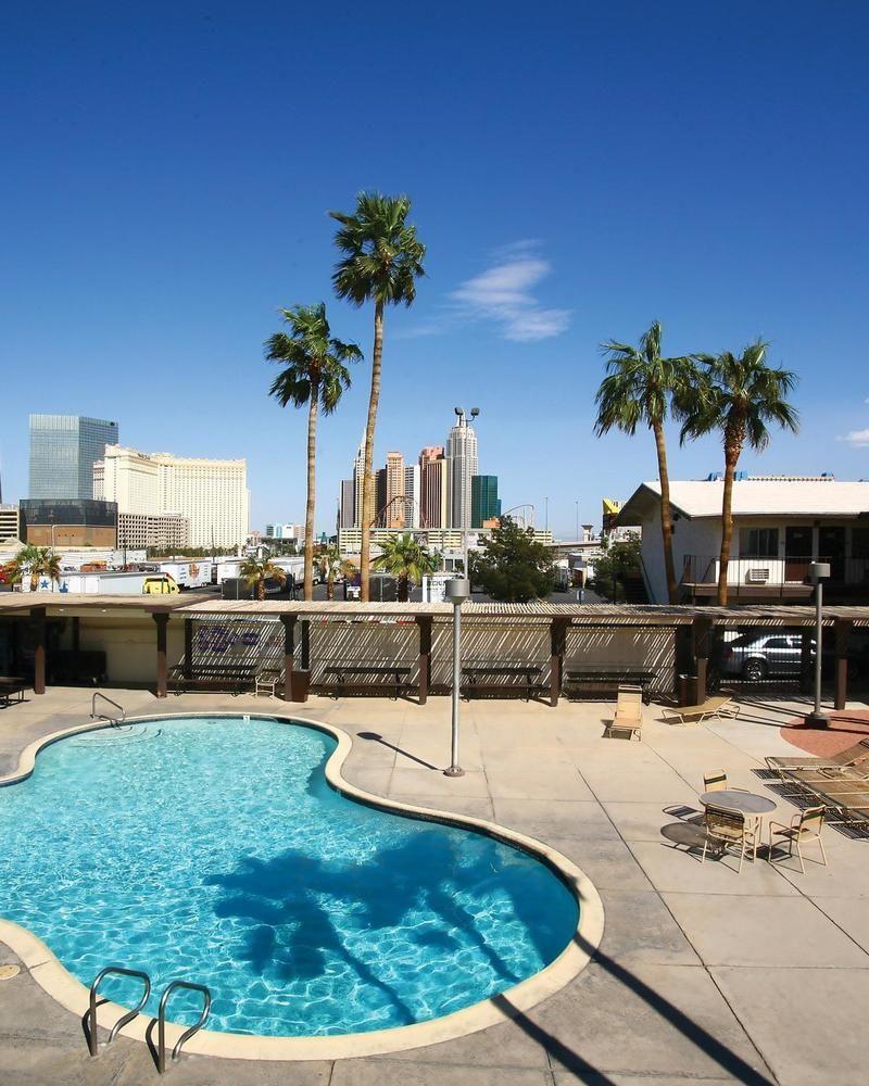 Days By Wyndham Vegas Wild Wild West Gambling Hall Hotel