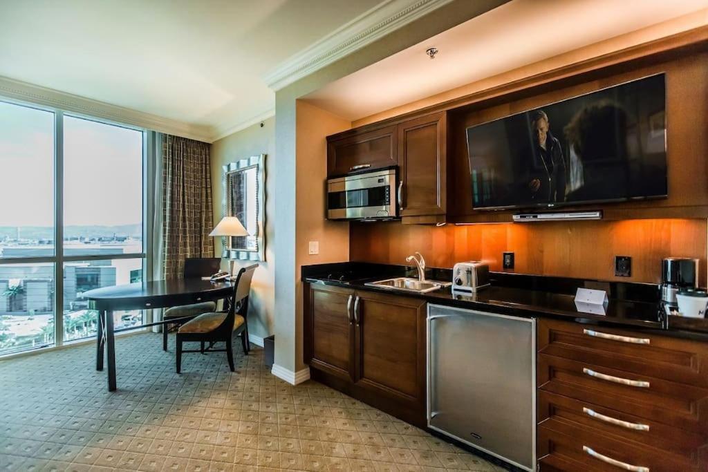 Mgm Signature - Strip View With Large Balcony - No Fees - Free Valet - 2917 Las Vegas