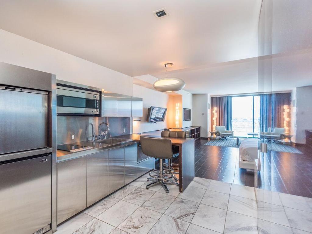 Aparthotel Beautiful High Rise Condo-307 Las Vegas