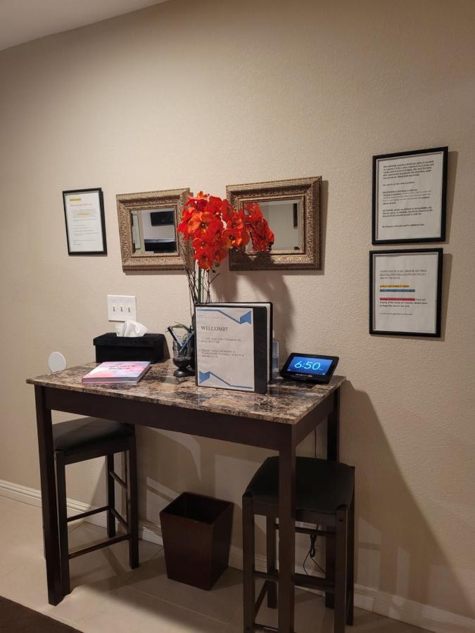 Beautiful 3 Bed/2 Bath Cozy Get Away * Las Vegas