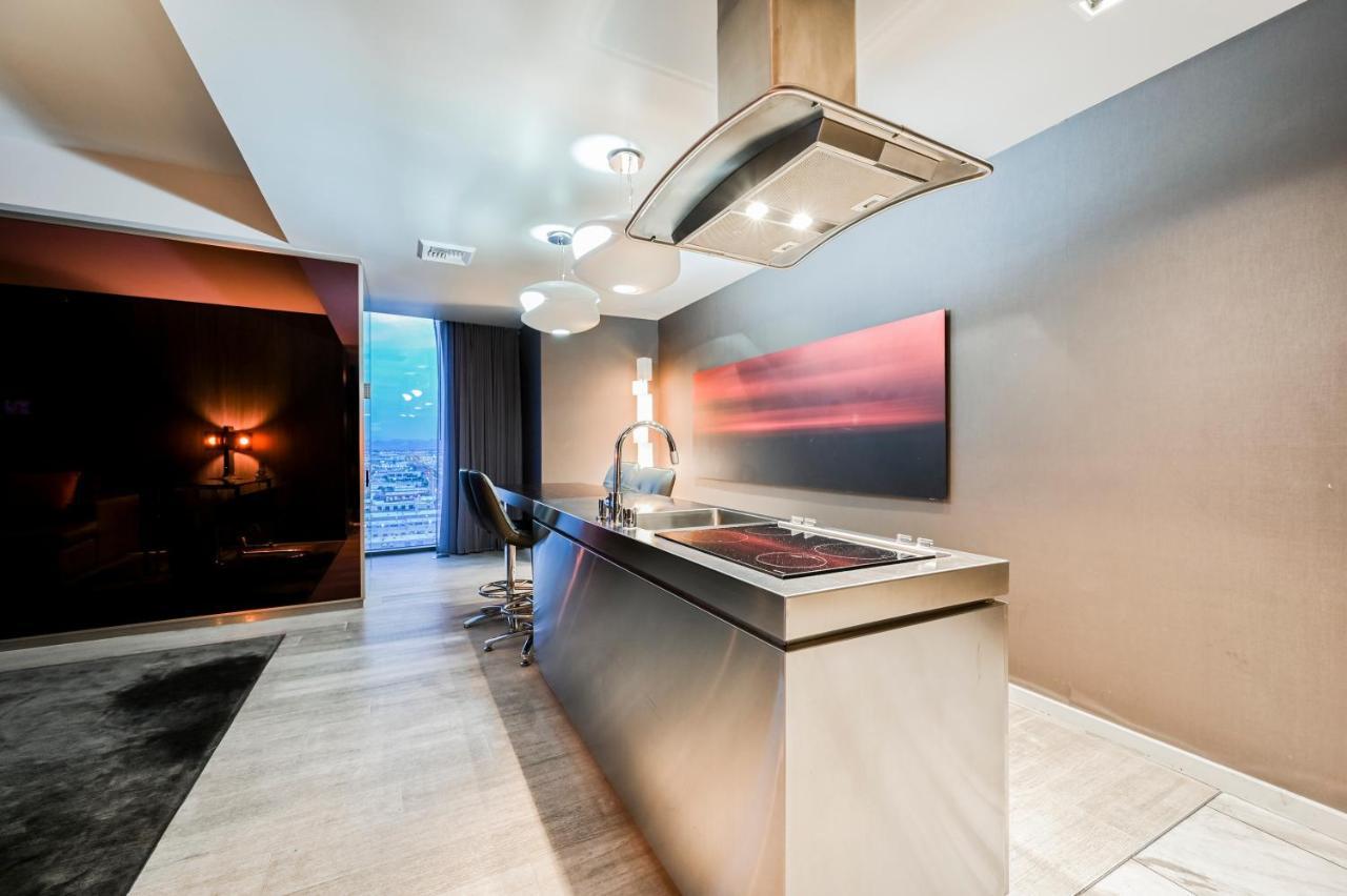 Stripviewsuites Two-bedroom Conjoined At Palms Place