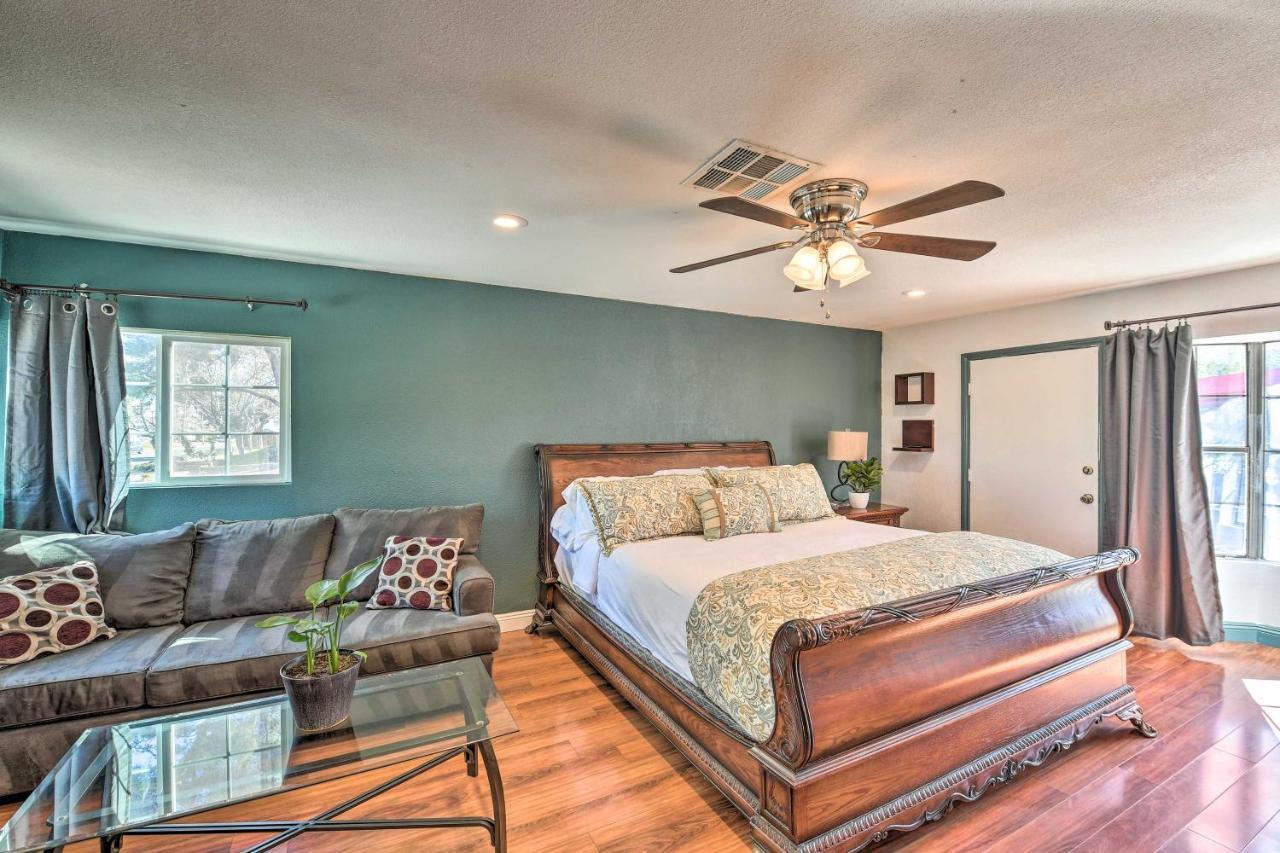 Elegant With Pool Table 3 Mi To Vegas Strip! Holiday home Las Vegas
