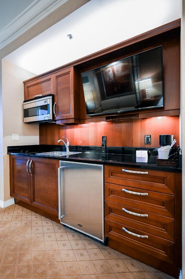 Penthouse With Strip View At The Signature At Mgm Grand Aparthotel Las Vegas