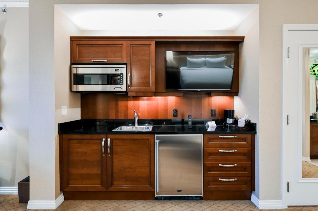 Aparthotel Penthouse With Strip View At The Signature At Mgm Grand
