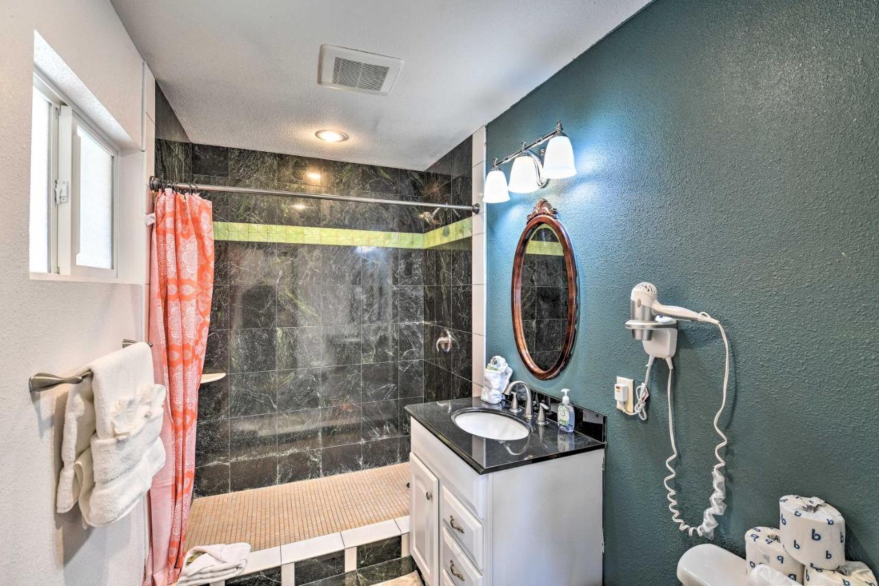 Elegant With Pool Table 3 Mi To Vegas Strip! Holiday home