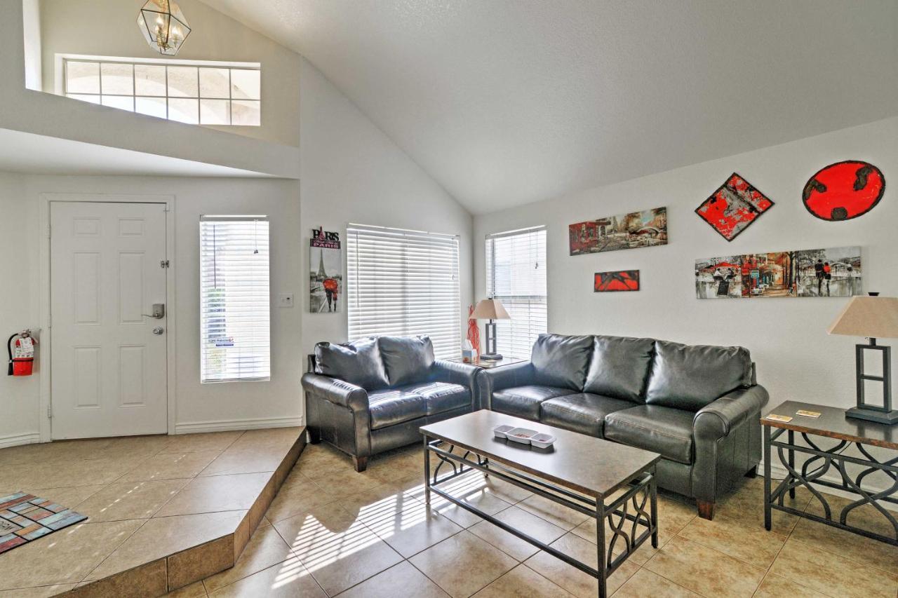 Spacious Vegas - Near Golfing And Hiking!