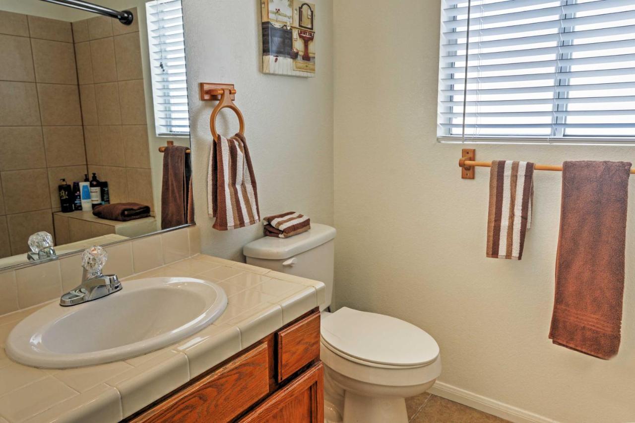 Spacious Vegas - Near Golfing And Hiking!