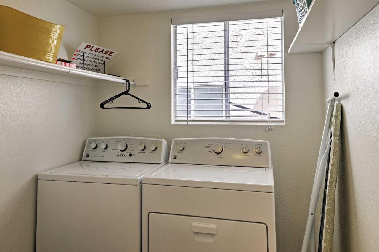 Spacious Vegas - Near Golfing And Hiking! Hébergement de vacances Las Vegas