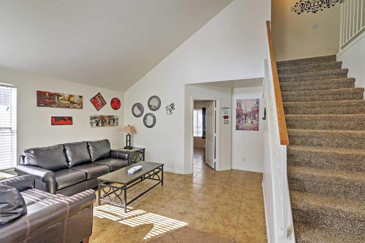 Spacious Vegas - Near Golfing And Hiking! Hébergement de vacances *