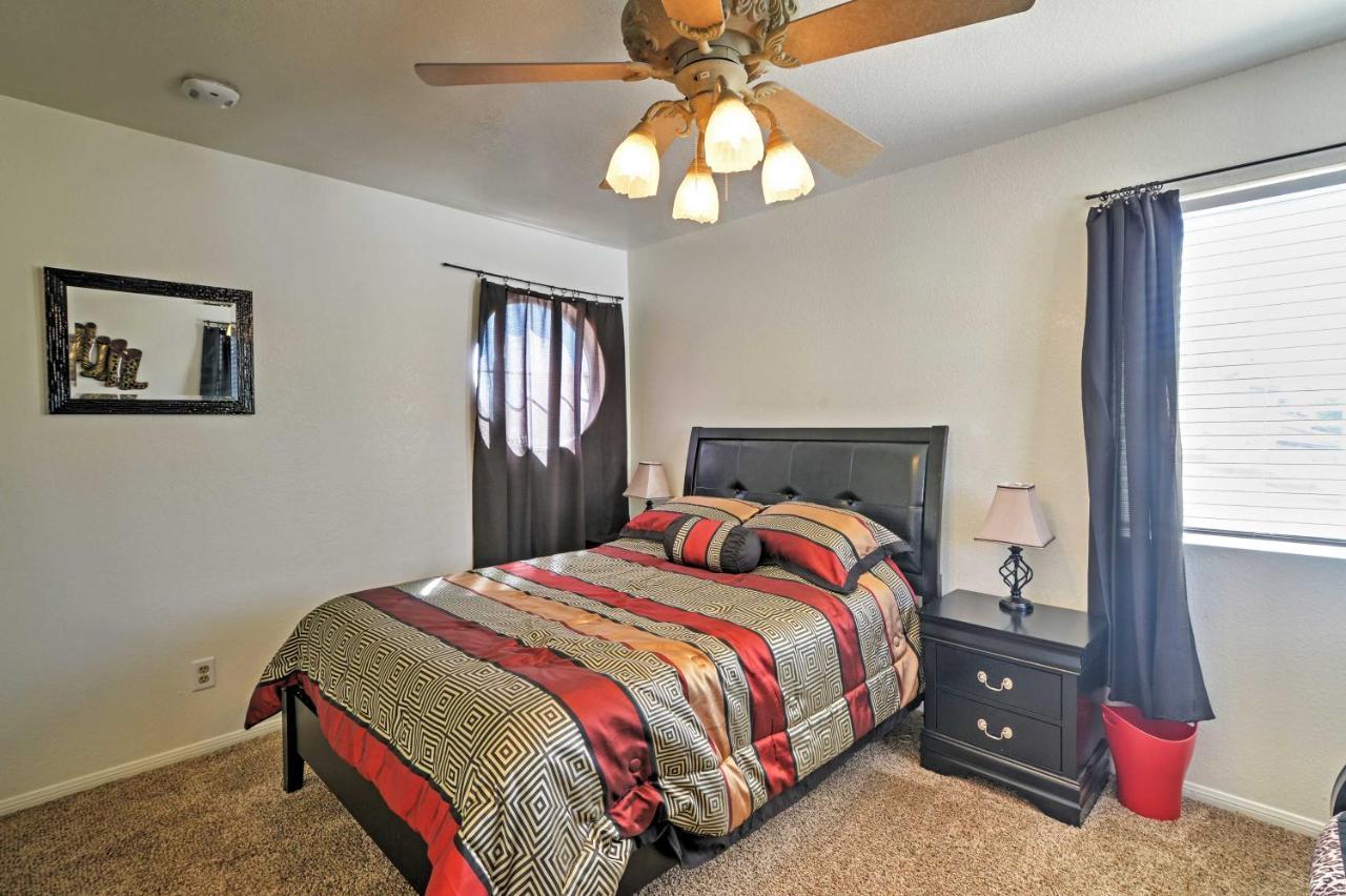 Spacious Vegas - Near Golfing And Hiking! Hébergement de vacances Las Vegas