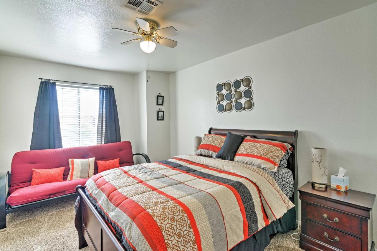 Spacious Vegas - Near Golfing And Hiking!