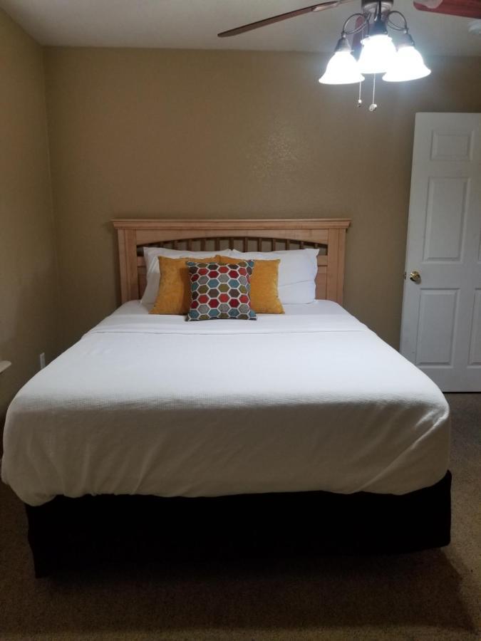 Close To Strip, Very Private, Gated, Huge Floorplan, Wifi, Washer&dryer *