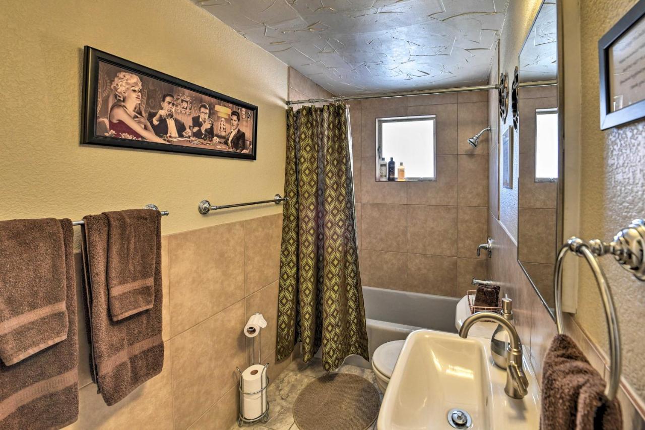 Vintage Downtown Vegas Retreat Less Than 3 Mi To Strip! Hébergement de vacances *