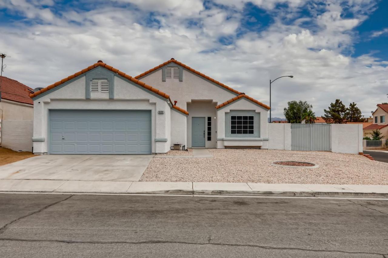 Luxurious House With A Pool, Spa, And Patio, Sleeps 6 Comfortably Las Vegas