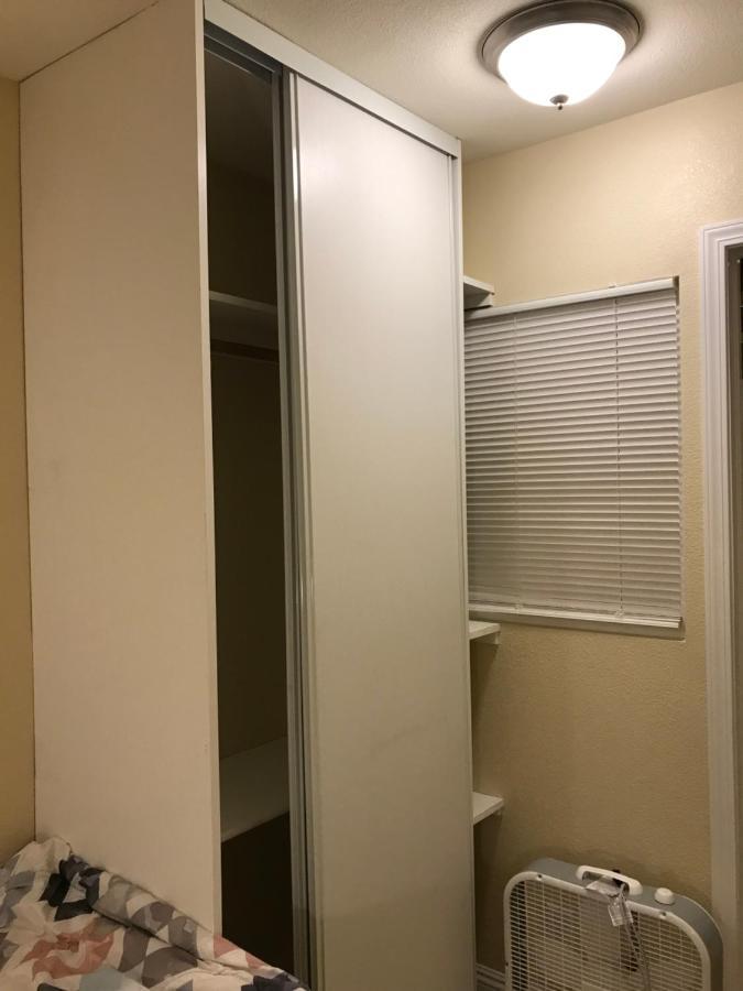 New Bedroom Queen Size Bed At Vegas For Rent-2 *