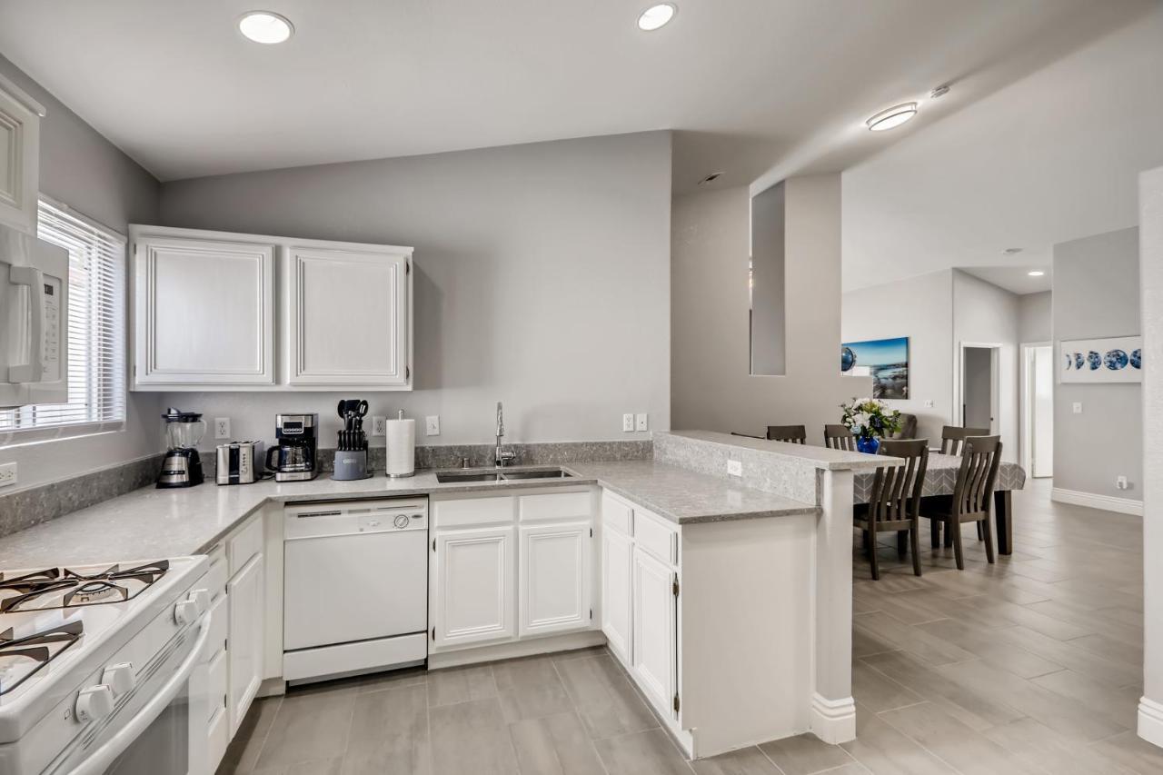 Ferienhaus Luxurious House With A Pool, Spa, And Patio, Sleeps 6 Comfortably Las Vegas