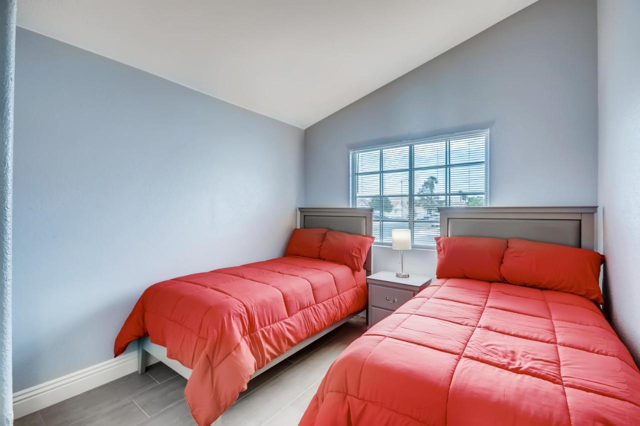 Luxurious House With A Pool, Spa, And Patio, Sleeps 6 Comfortably Las Vegas