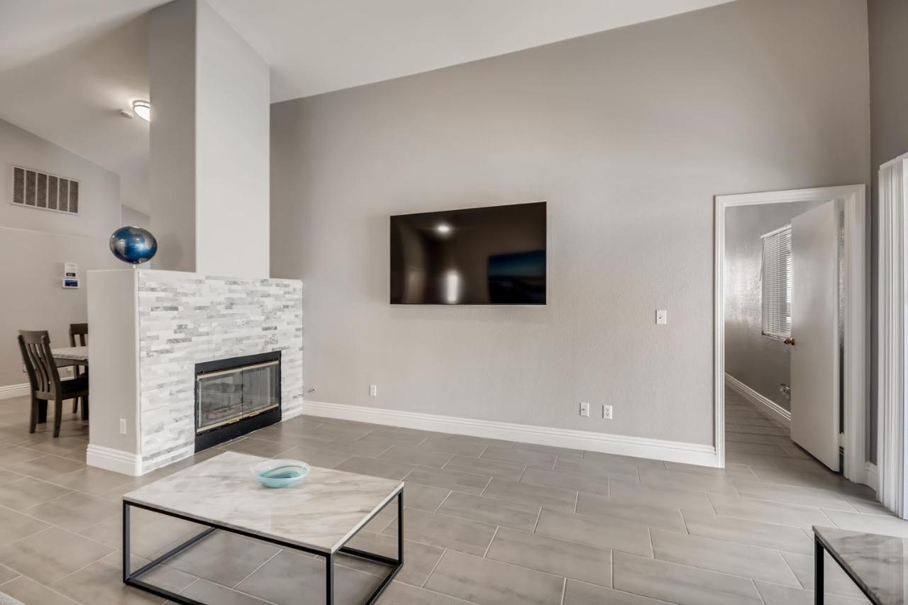 Luxurious House With A Pool, Spa, And Patio, Sleeps 6 Comfortably Las Vegas
