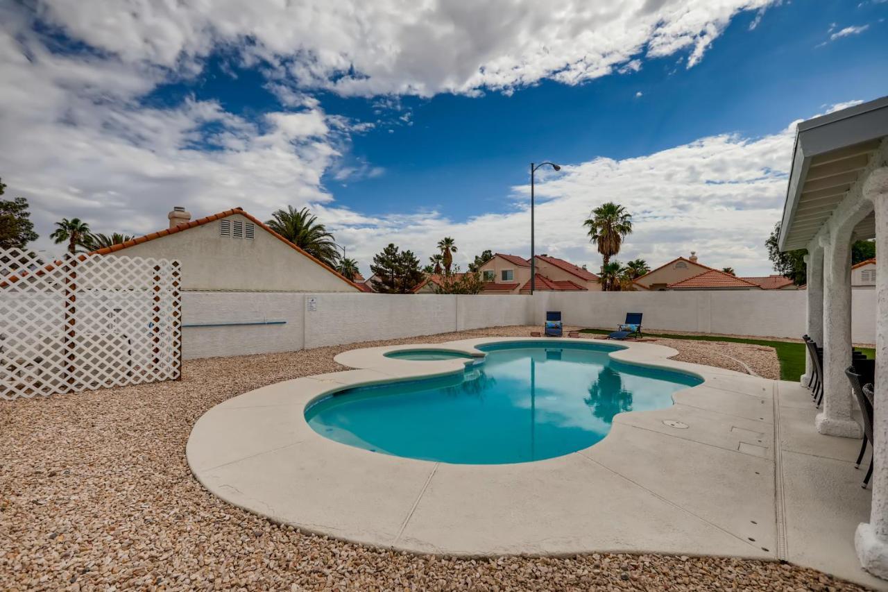Luxurious House With A Pool, Spa, And Patio, Sleeps 6 Comfortably Las Vegas