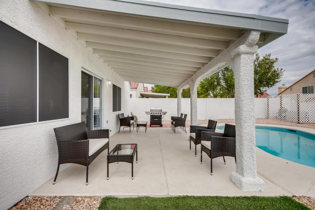 Luxurious House With A Pool, Spa, And Patio, Sleeps 6 Comfortably *