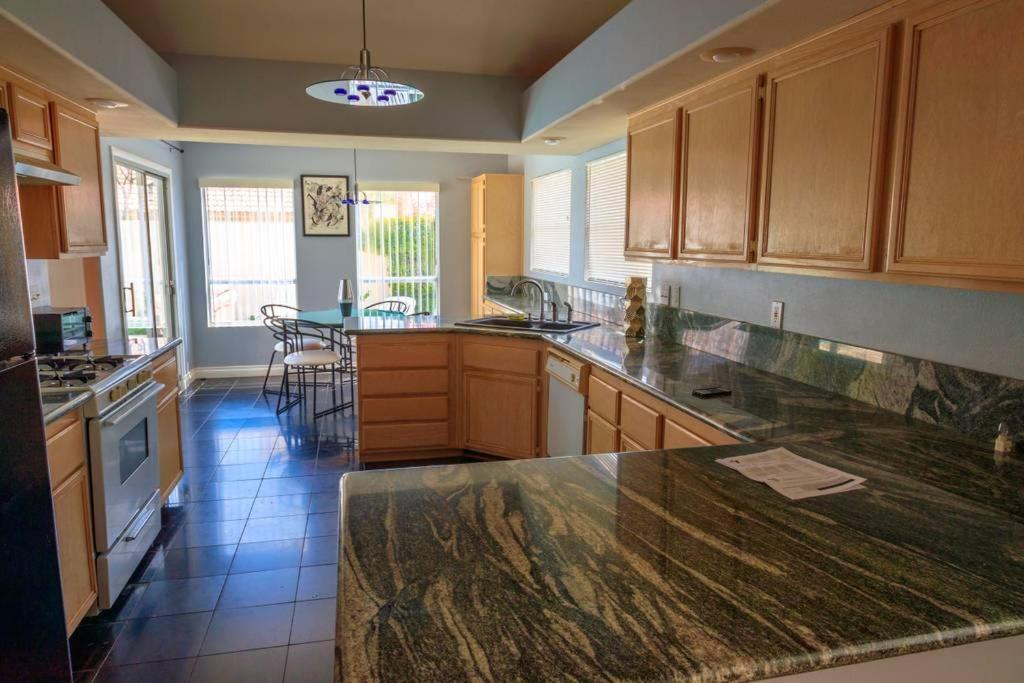 Casa vacanze Luxury 1900 Sq Ft House Huge 46 Ft Pool & Hot *
