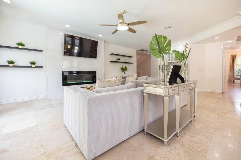 Greens- 5,700sf Luxury Vegas Pool Las Vegas