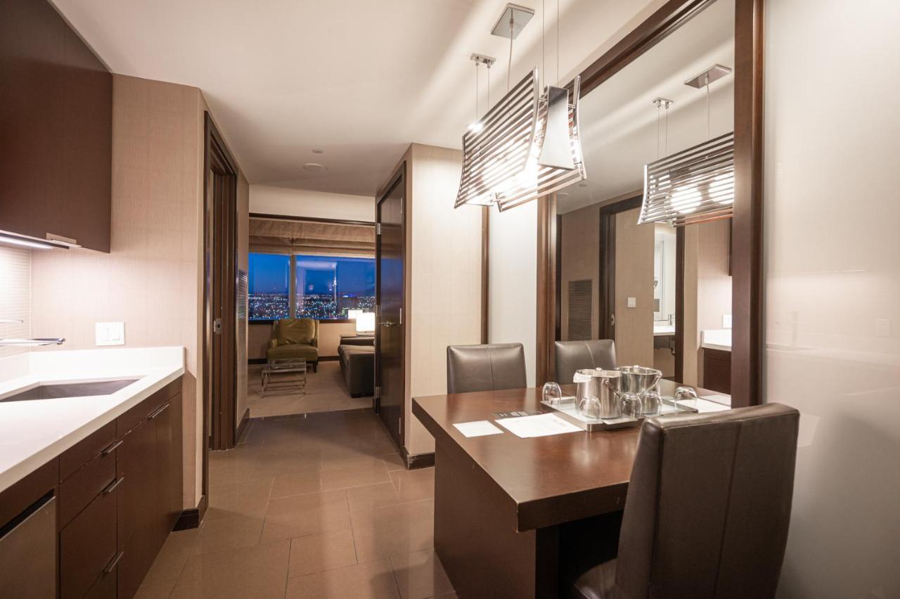 Stripviewsuites At Vdara *