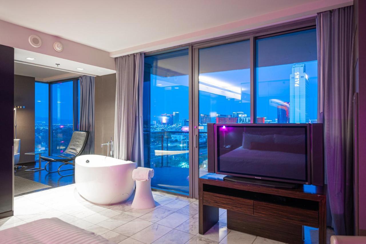 Stripviewsuites Two-bedroom Conjoined At Palms Place Aparthotel