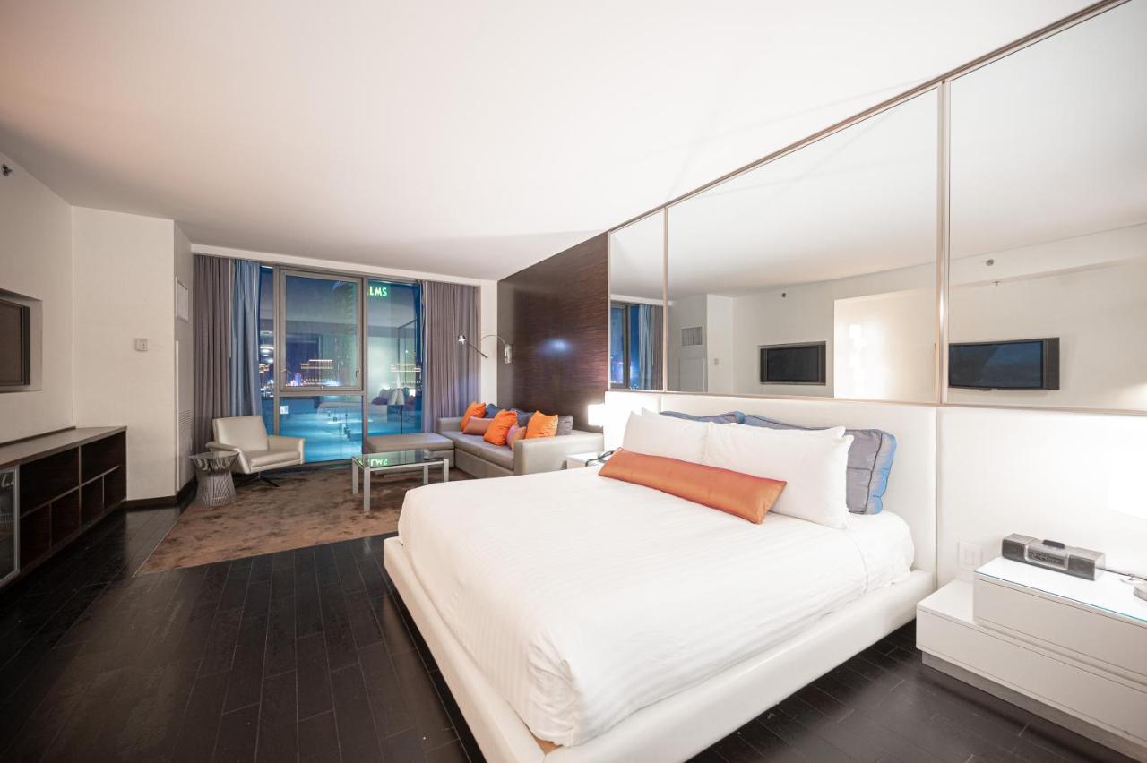 Stripviewsuites Two-bedroom Conjoined At Palms Place